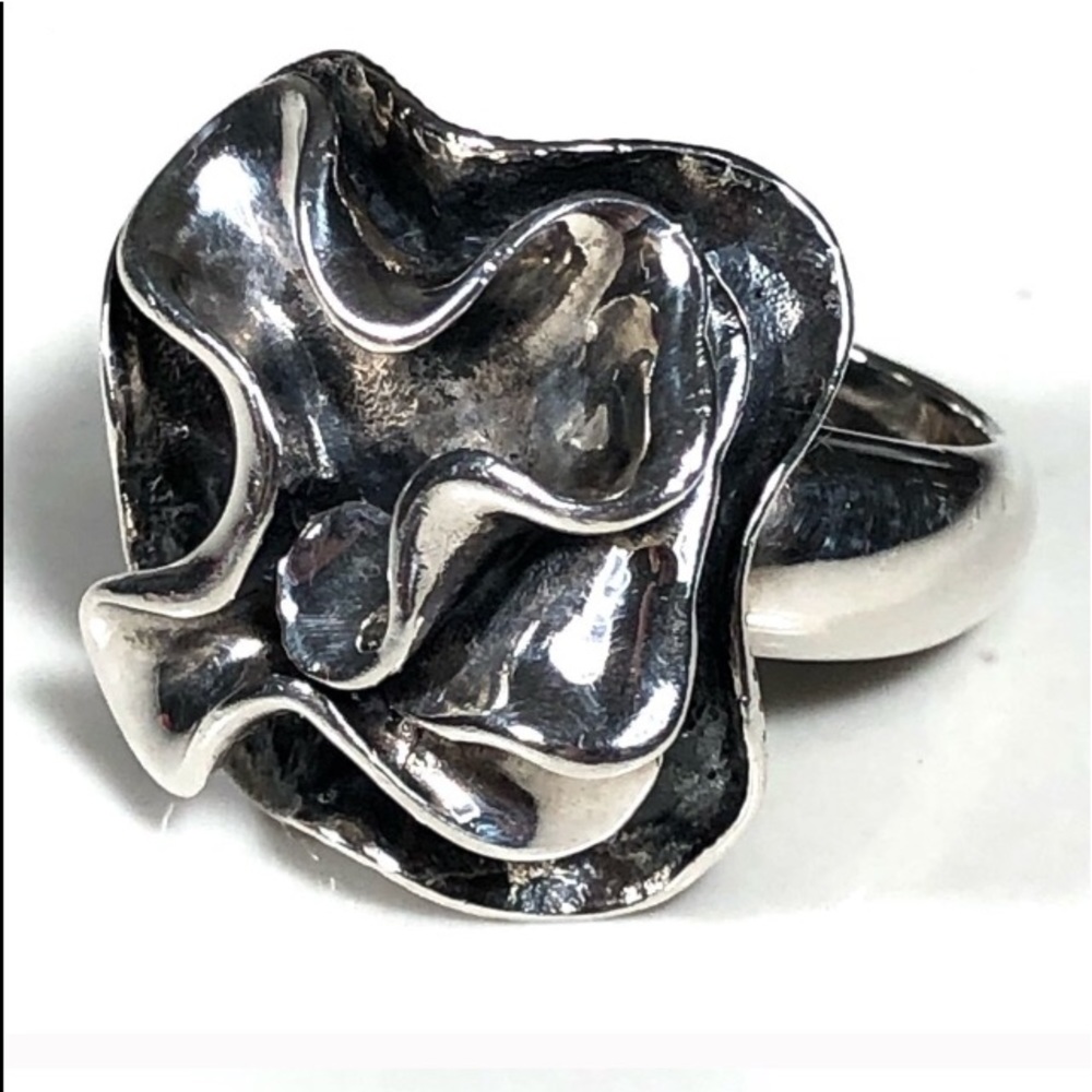 Size 7 Silpada 925Sterling Silver Flower *Retired*